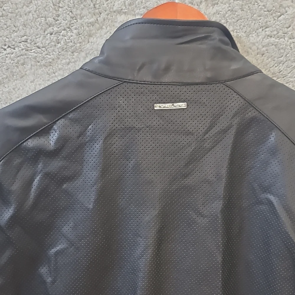 MICHAEL Michael Kors Black Lightweight Jacket - Picture 6 of 11